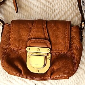 MK crossbody bag 8 x 6 x 1.75 luggage color leather EUC